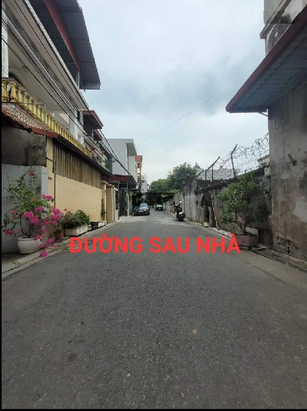 NHÀ 2 ĐƯỜNG . MẶT ĐƯỜNG GA ĐÔNG ANH 156M MT 5M ĐƯỜNG XE BUÝT TRÁNH XE BUÝT VỈA HÈ RỘNG KINH DOANH