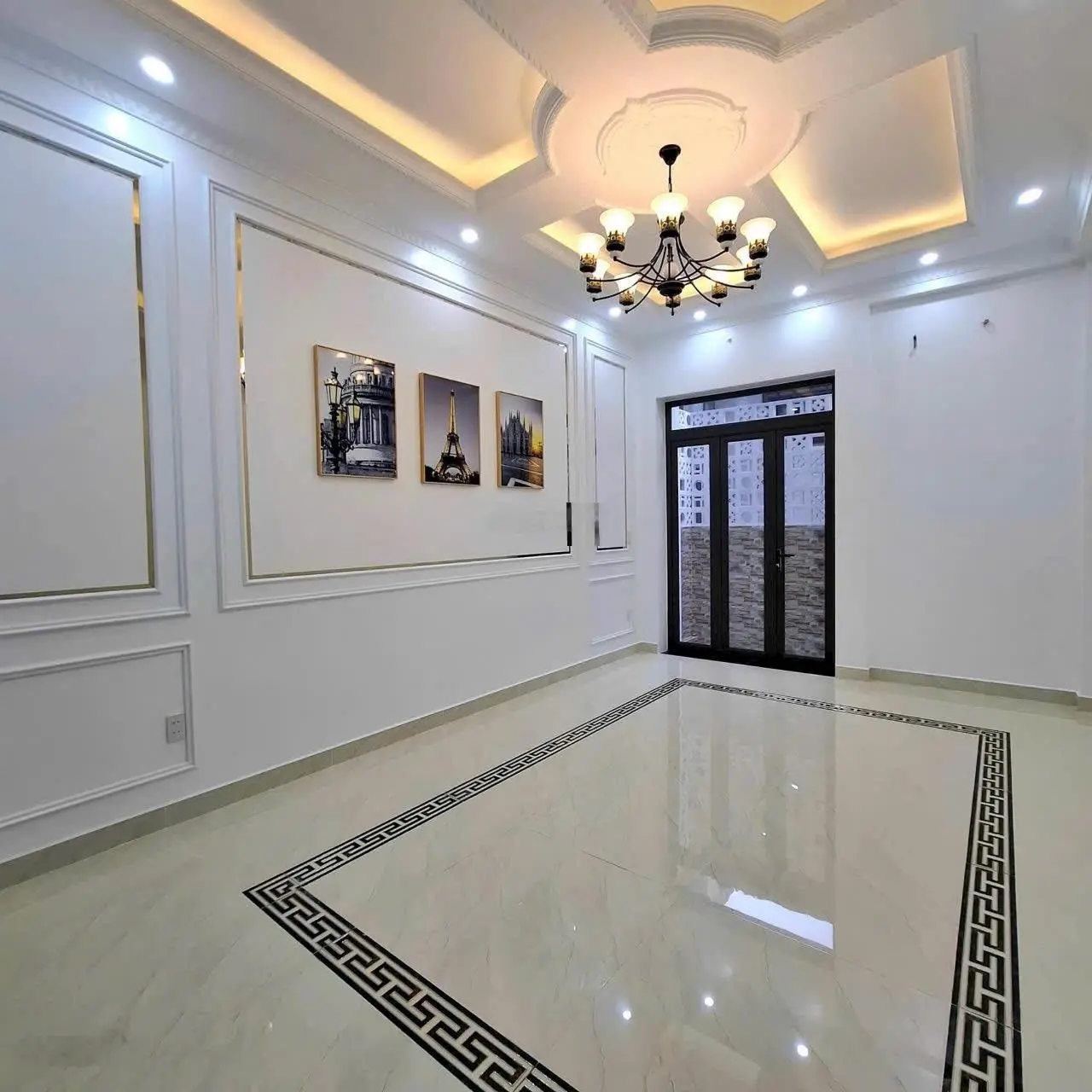 Bán nhà 4 tầng xây mới độc lập phố Hai Bà Trưng