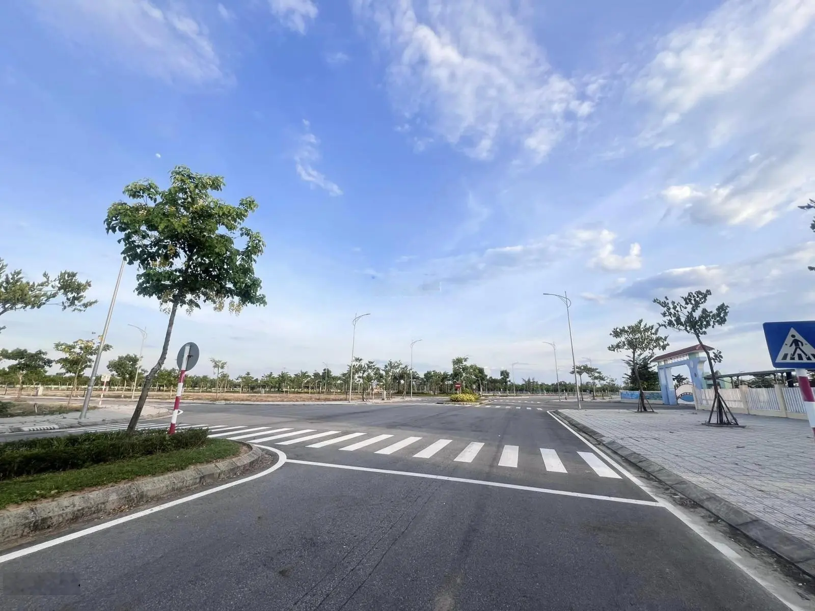 Bán đất 140m2, ngang 7m, view công viên 15.500m2, gần trường mầm non Rạng Đông, giá 15.5tr/m2