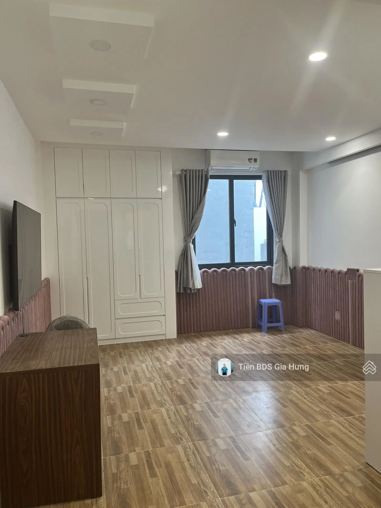 Nhà đẹp full nội thất mặt tiền đường số Tân Quy DT 4x20m giá 15 tỷ 500 trệt lửng 3 lầu 5 PN