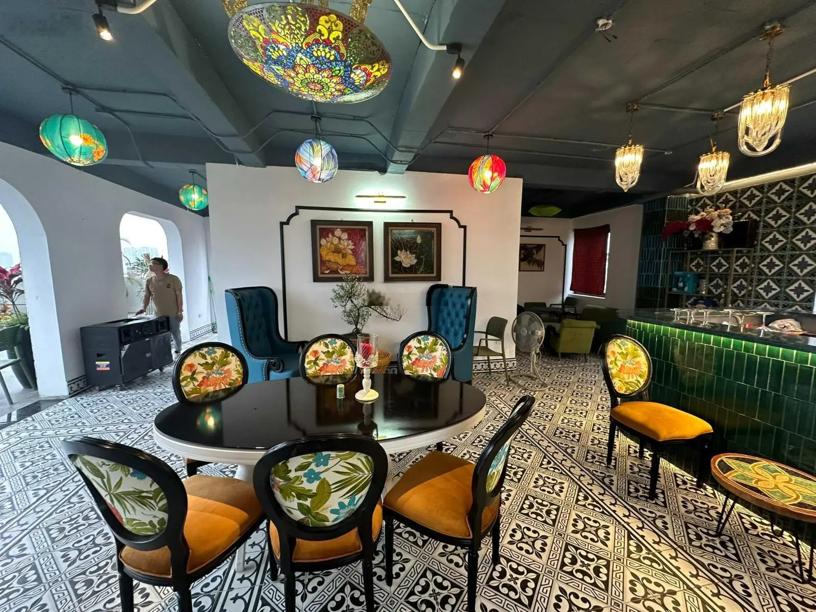 Bán tòa nhà apartment cao cấp tại Giang Văn Minh - Sơn Tây mặt đường đang mở thông
