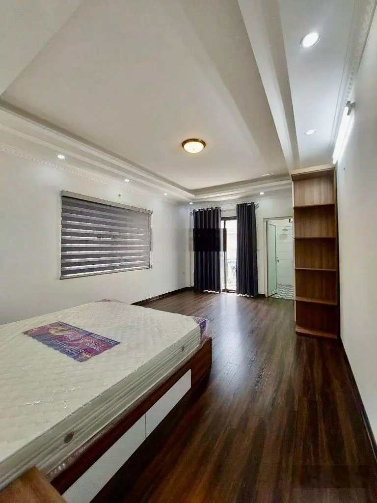 Bán nhà Vũ Xuân Thiều - Long Biên 51m2 x 5 tầng x mt 4m x 8 tỷ 15. Nhà mới - full nội thất, ở sướng