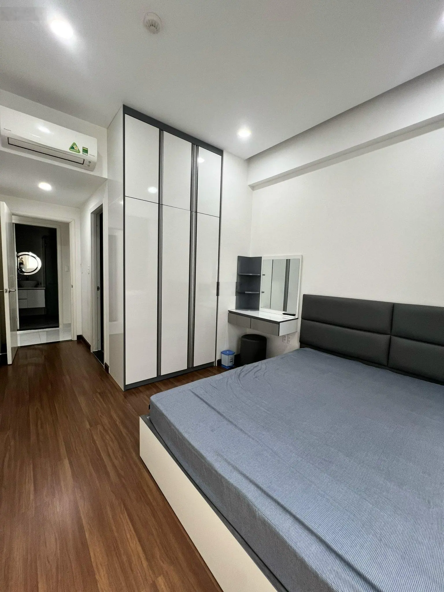 Bán gấp Emerald 2PN-1WC (63,8m2) Full nội thất chỉ 3,110 Tỷ