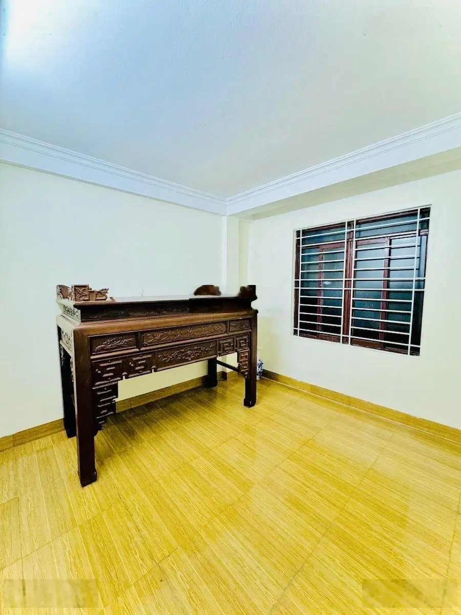 Giá tốt. Nhà đẹp đường Láng. Ngõ thông các ngả, cực gần ô tô tránh, ra phố vài bước chân. 38m2