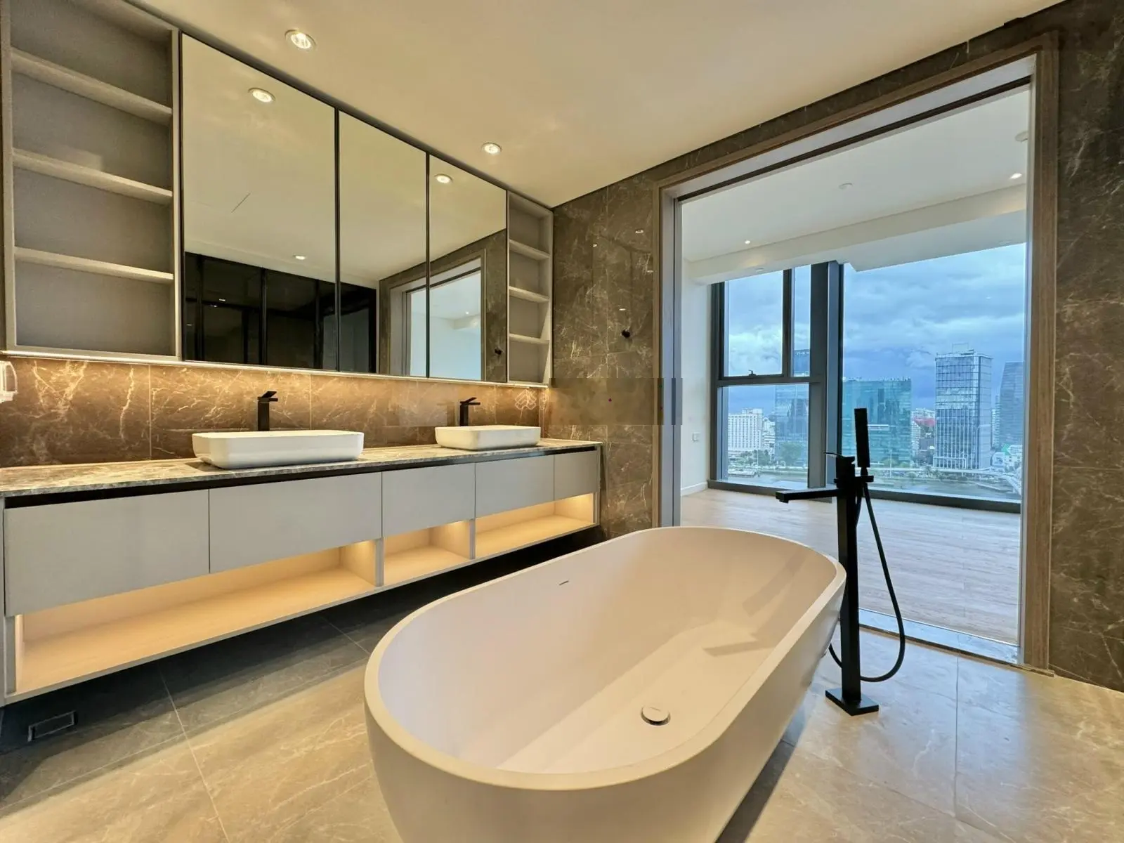 Căn hộ chung cư The Opera Residence giá 62 tỷ VND tại Thủ Thiêm