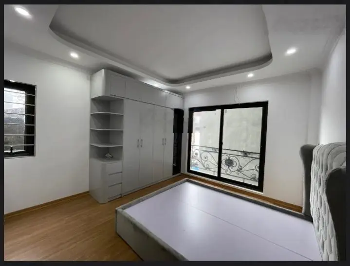 Bán nhà riêng tại Thạch Bàn, 6,295 tỷ, 48,5 m2, 3PN, 4WC, chính chủ, giá siêu hời