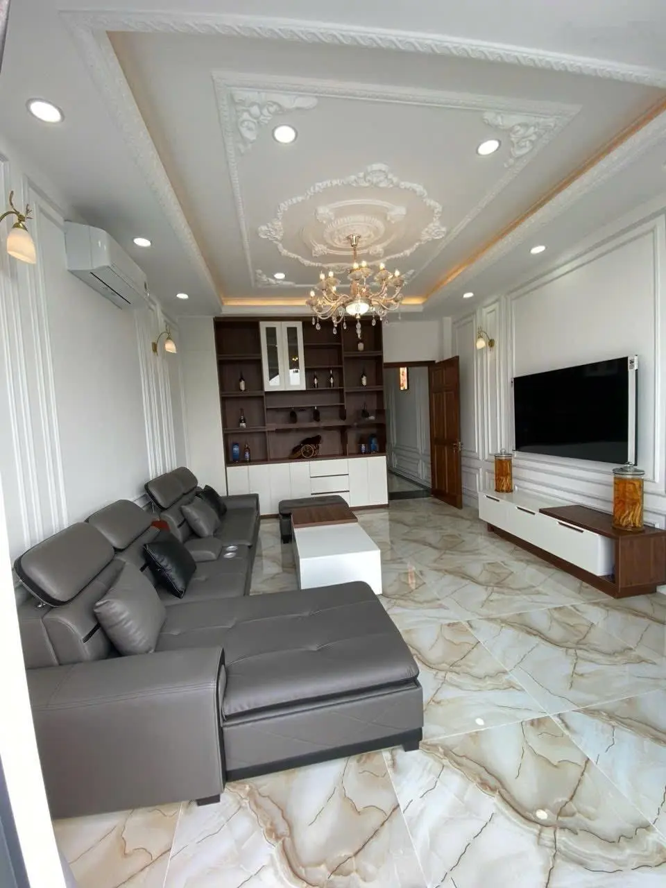 Bán Nhà Mặt Phố 5 Tầng 72m2 P.Tân Hưng, Quận 7, mới đẹp 100%. Đường rộng 16M, giá sốc 13,5 tỷ