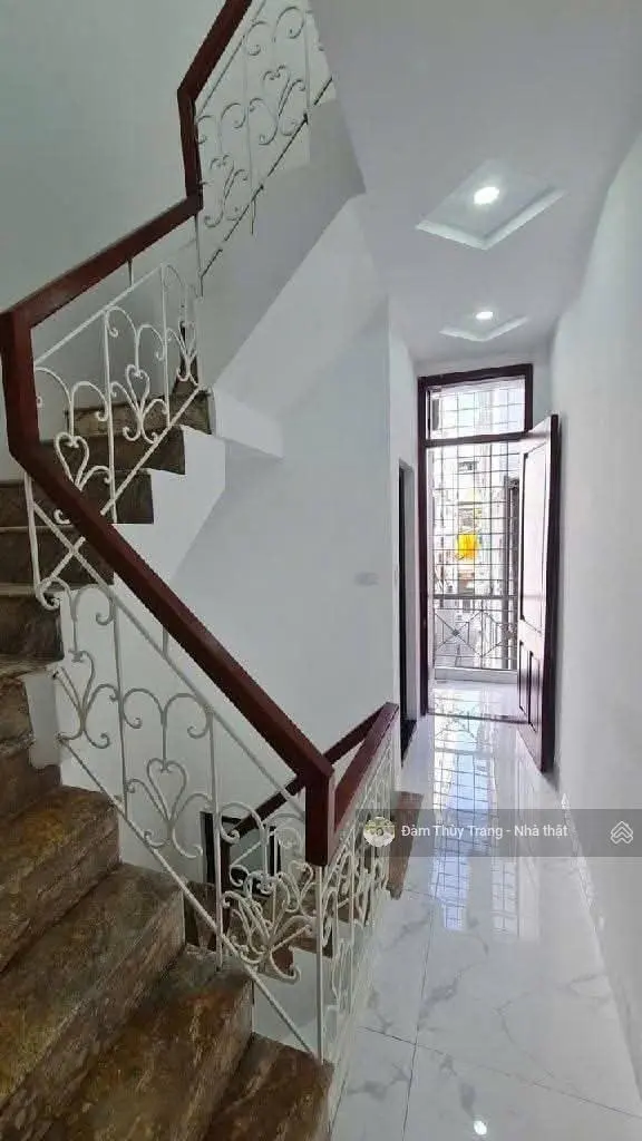 Bán nhà riêng tại phố Bạch Mai, Quận Hai Bà Trưng 5,6 tỷ, 28m2, 4 tầng - mặt ngõ thông, kinh doanh