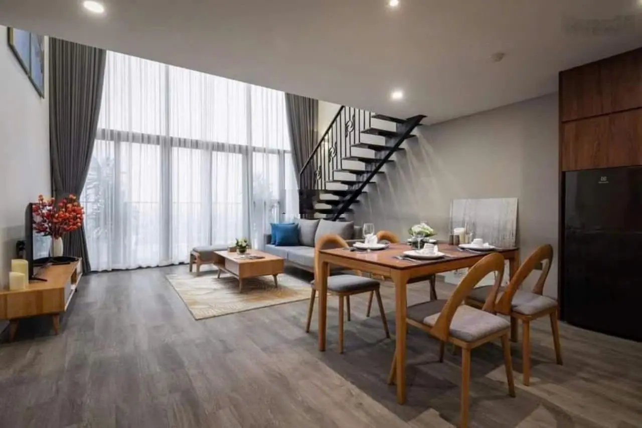 Ảnh thật chính chủ bán nhanh căn ban công Đông Nam 76 m2 PentStudio 699 Lạc Long Quân giá tốt SĐCC