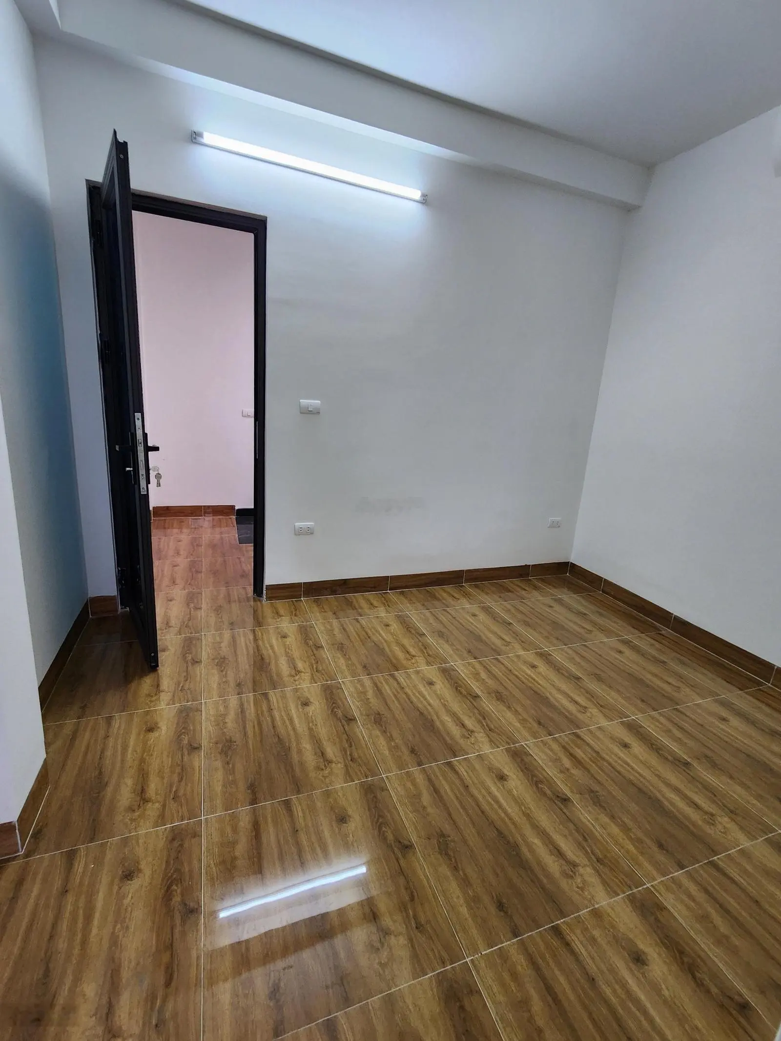 Chị gái nhờ bán hộ nhà mới 30m2, 5 tầng, mặt tiền 4m. Nam Từ Liêm