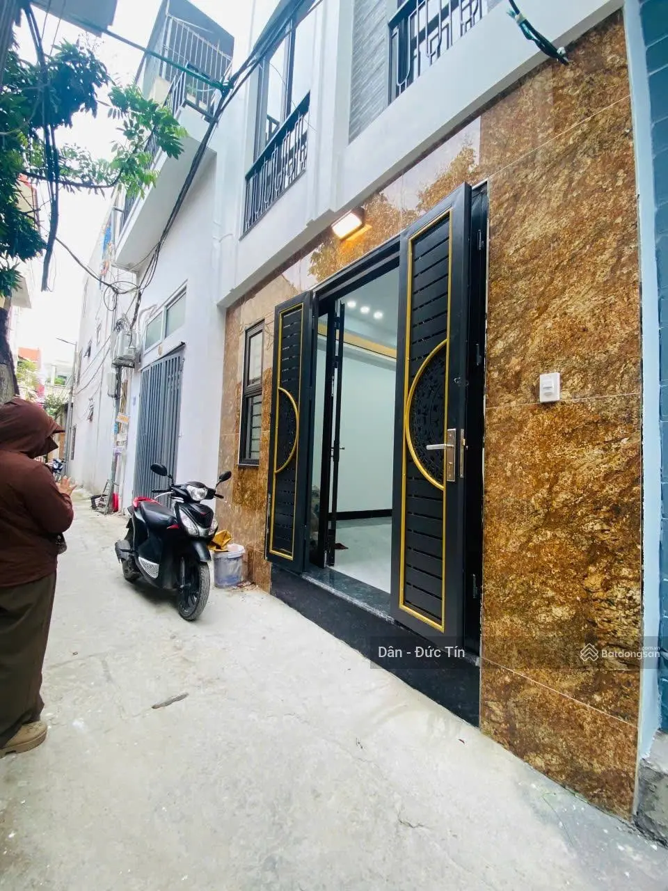 Bán Nhà 5 tầng mới kính cong tại La Phù, Chỉ cần xách va li về ở