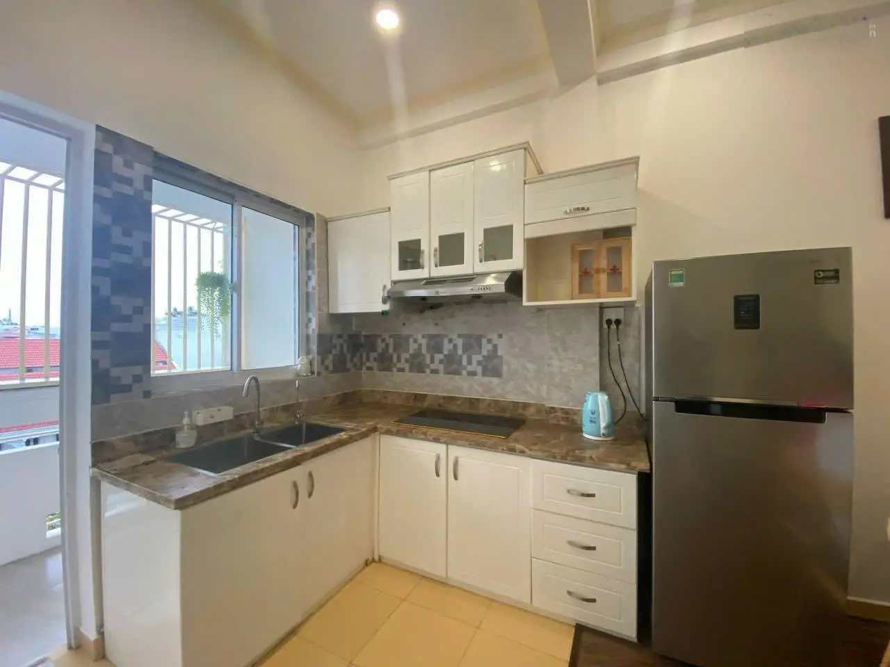 Bán căn hộ đầy đủ nội thất cao cấp 2 phòng ngủ chung cư Hưng Phú lô B