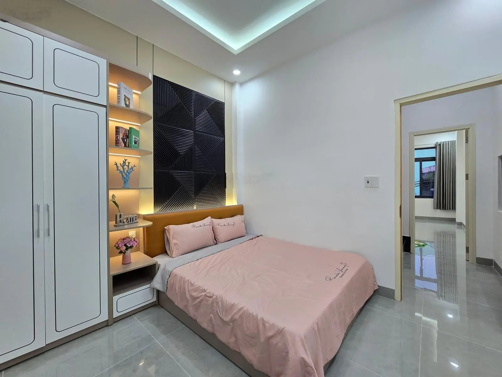 BÁN GẤP NHÀ BÌNH CHÁNH đang cho thuê 8tr/tháng DT (55m2) Hẻm 8m Thông