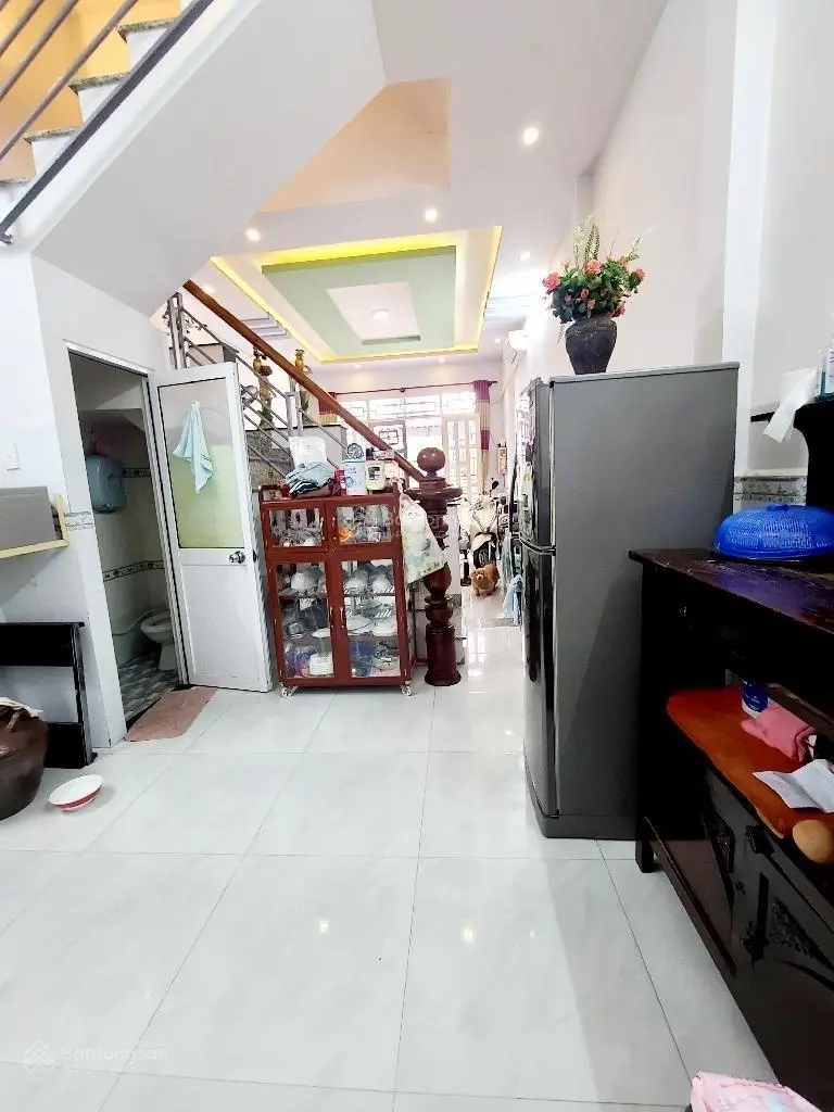 Hot, bán gấp nhà mới Chiến Lược, BT, 40m2, 2 tầng btct, hẻm xe hơi gần MT, chỉ 3 x tỷ
