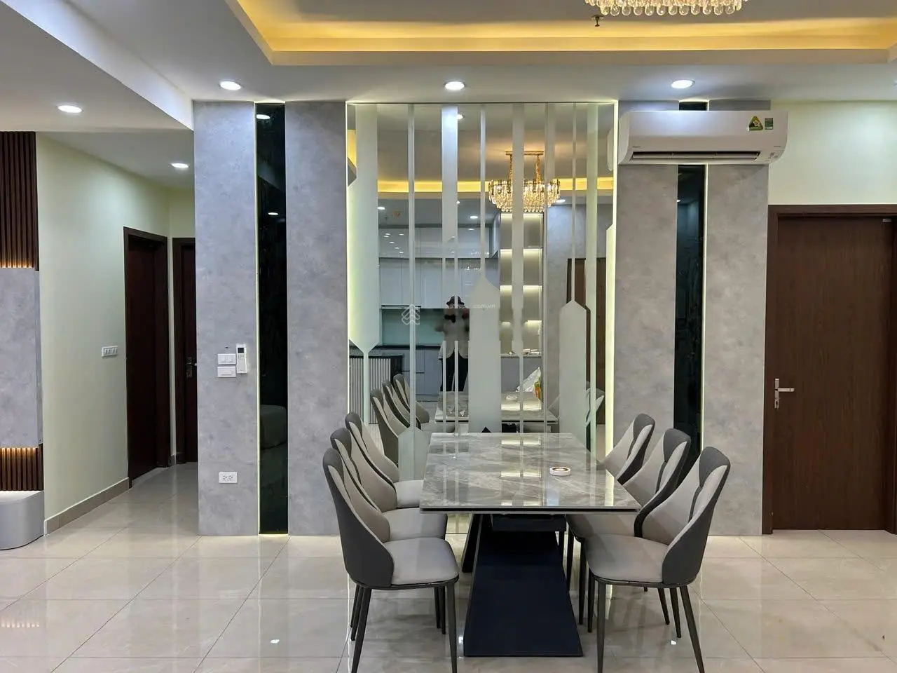 Nhỉnh 8 tỷ cho căn 2 ngủ (90m2) tại The Matrix One