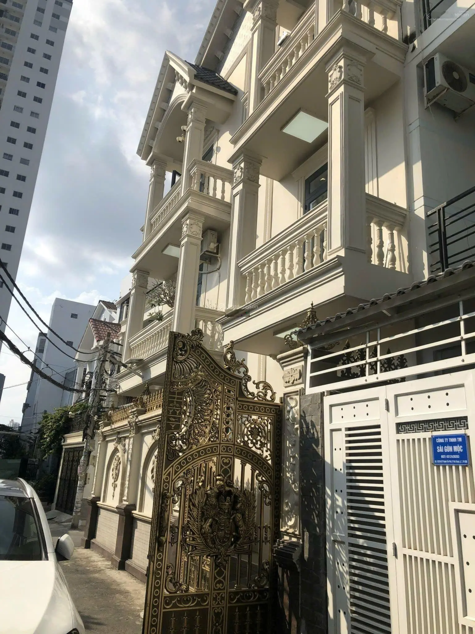 Biệt thự góc tuyệt đẹp 6m x 12m nở hậu 7.4m - 3 tầng. Ô tô trong nhà. Lê Thị Chợ, Phường Phú Thuận