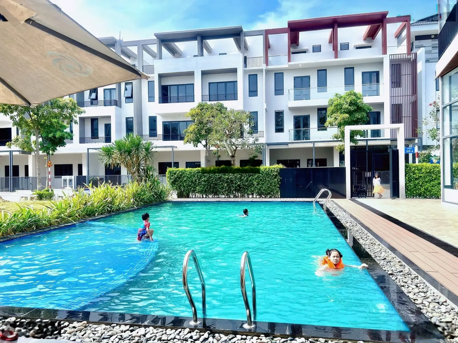 Bán biệt thự 321m2 giá 11,5 tỷ mặt tiền sông Vàm Cỏ Đông, cam kết thuê lại 1 tỷ 080 trong 2 năm đầu