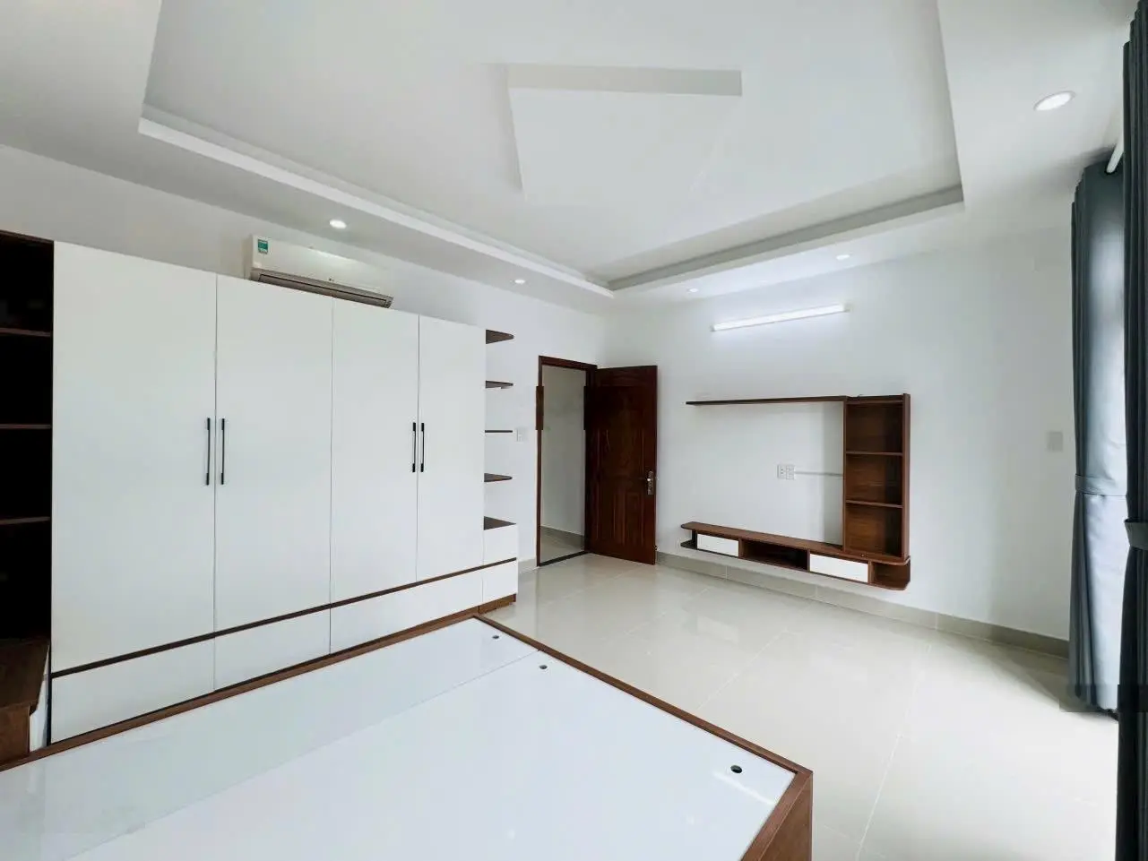 Bán nhà tân cổ điển-khu dân cư huỳnh tấn phát