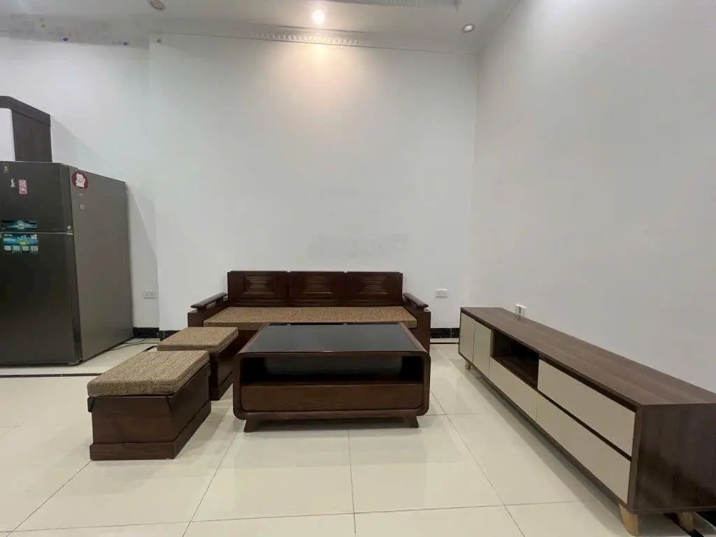 Cực hiếm oto đỗ cổng - 30m phố Hồng Tiến - chủ nhà tặng full nội thất 5 phút sang phố ở sướng cực