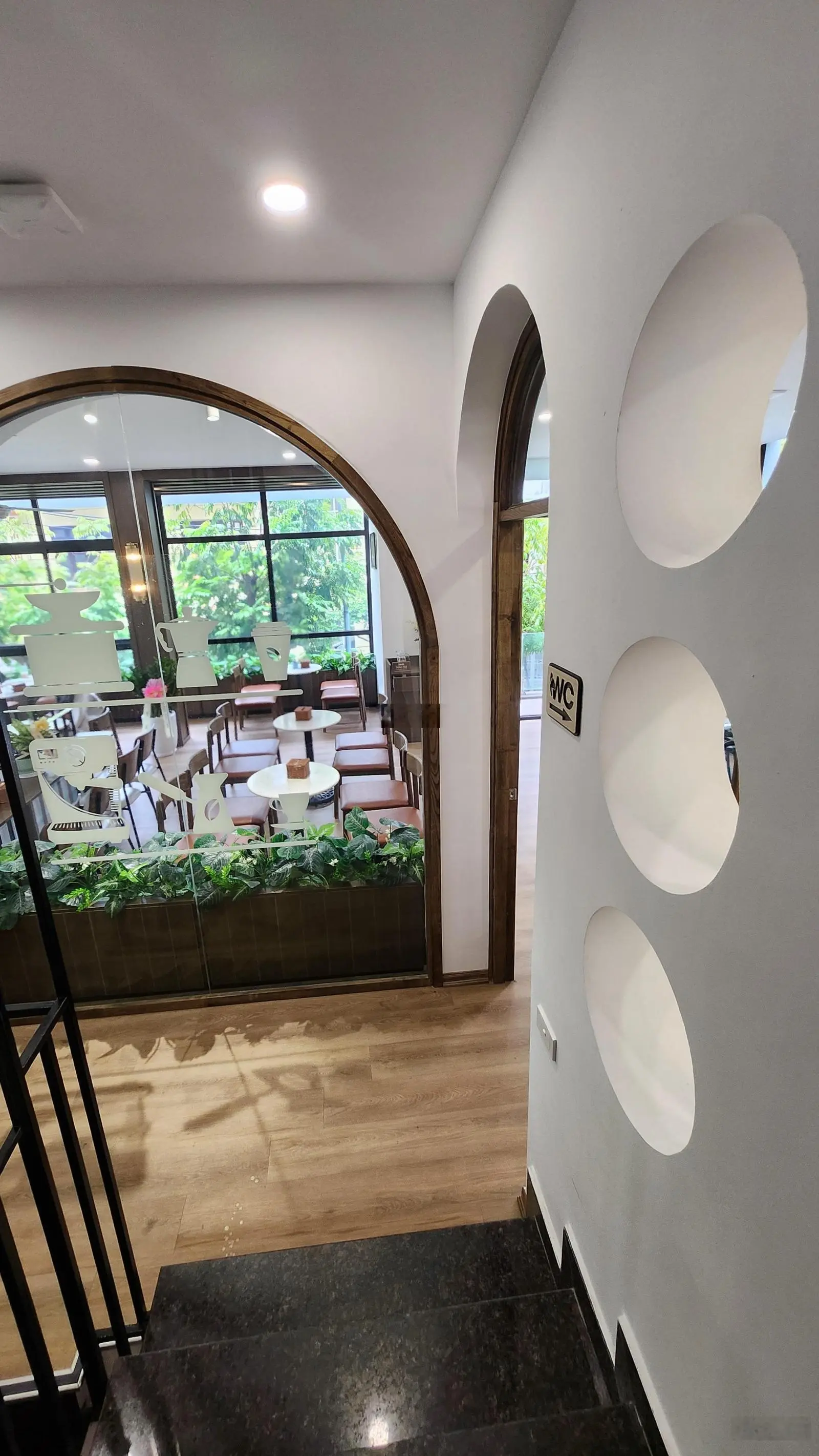 Bán gấp nhà mặt phố Lê Trọng Tấn, Hà Đông, lô góc, MT 25m, 200m2, nhỉnh 285tr/m2, ở & kd cafe