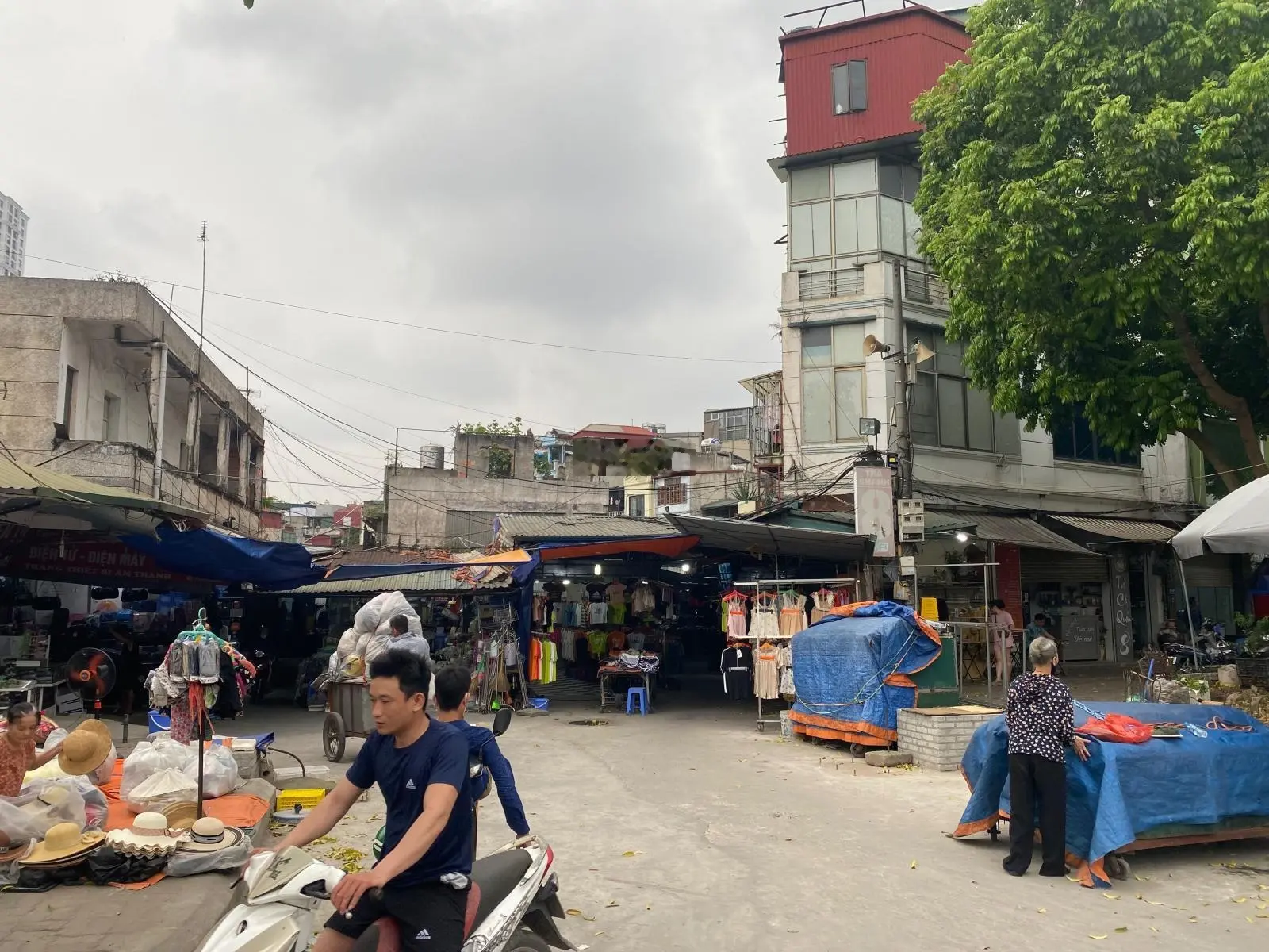 Nhà 5T lô góc nhà mới 100% phố đường Láng Nguyễn Trãi DT 52m MT 3,3m kinh doanh gần phố nhỉnh 6 tỷ