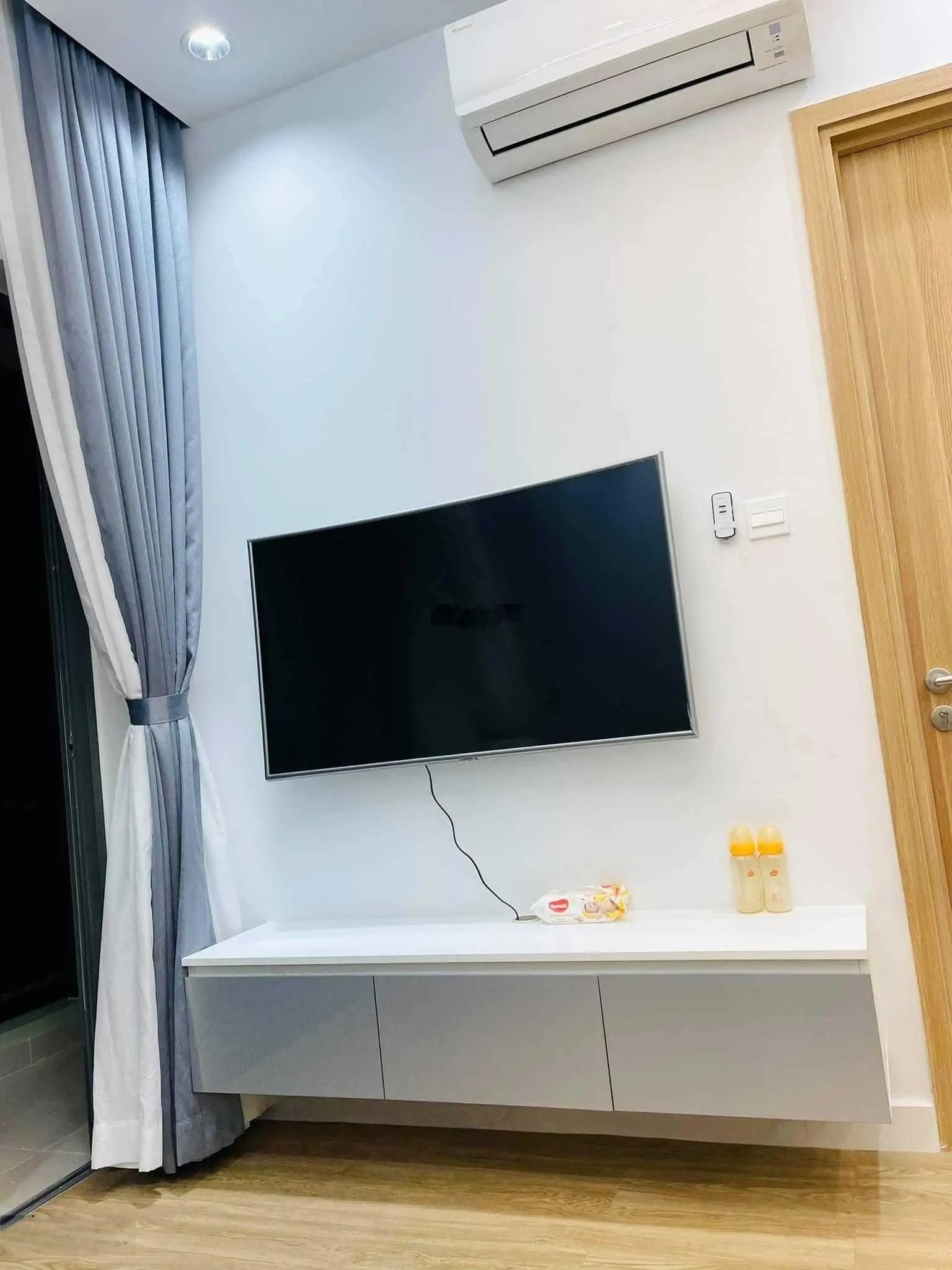Cần bán căn hộ ngay trung tâm TP. Thủ Đức, 2 phòng ngủ đầy đủ nội thất, giá rẻ hơn thị trường