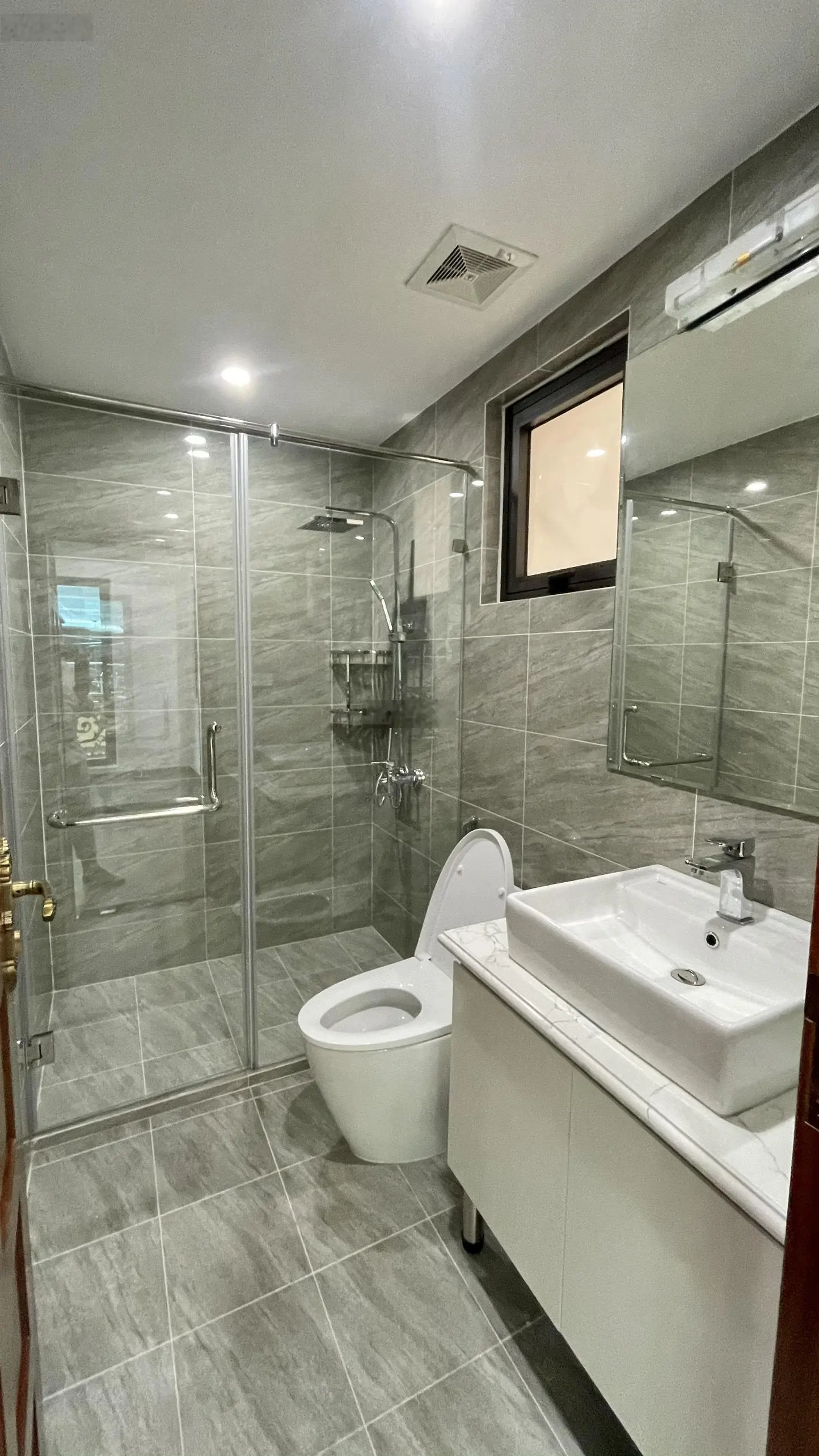 Nhà mới 40m2 x6T thang máy 2 mặt thoáng trước sau nội thất hiện đại, Đội Cấn, Ba Đình nhỉnh 9 tỷ
