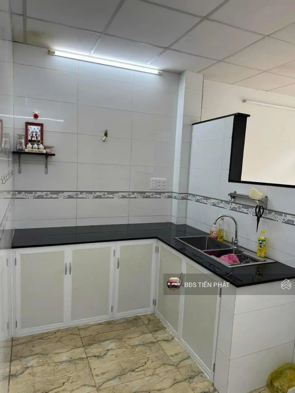 Nhà bán sổ hồng riêng. 45/48/ Lê Đình Cẩn. DT: 4,5 x 3,5m, 1 trệt 1 lầu. Giá: 1.98 tỷ
