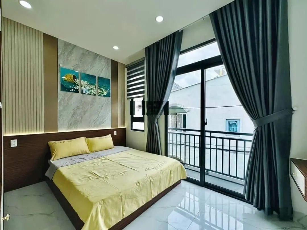 Dọn vào ở ngay nhà Chiêu Anh Các, Phường 5, quận 5 cần bán - Giá:4tỷ880/63m2. 2 tầng có sân thượng