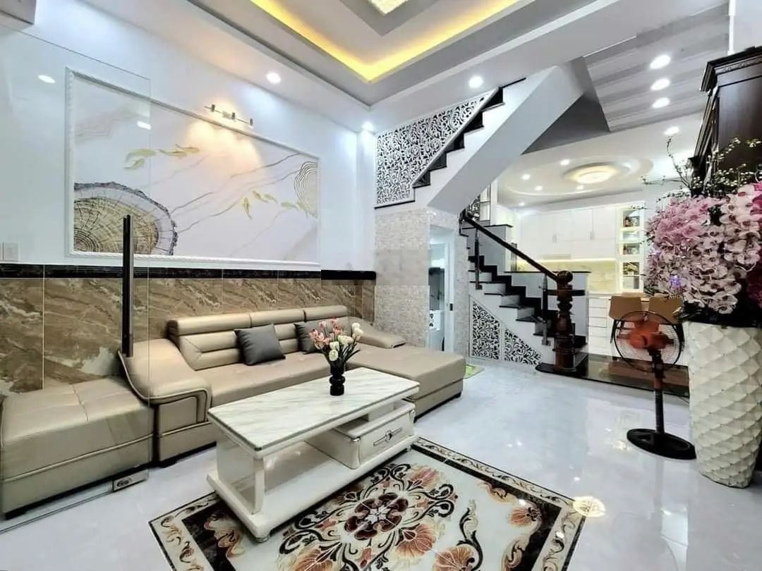 Chính chủ cần bán gấp nhà ở Lý Văn Phức- Quận1. Gần chợ Tân Định. Đang cho thuê 31triệu. Giá 4tỷ090