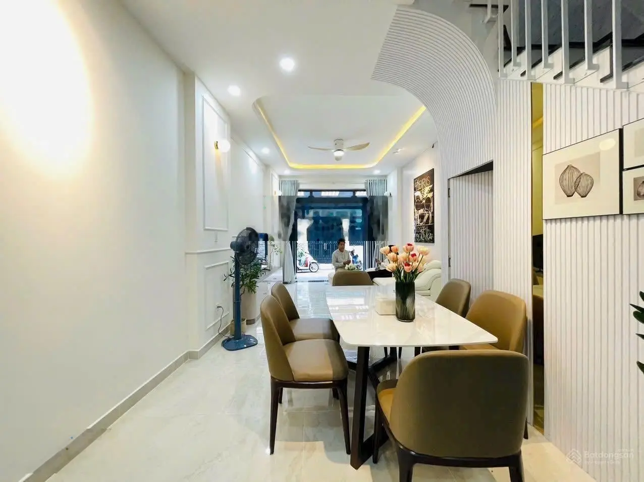 2tỷ450 bán 2tỷ250 căn 64m2 Lý Thường Kiệt P14 Q10. Gần BV Chợ Rẫy. 3 lầu 4PN 4WC.Sổ sẵn, hẻm oto 7m