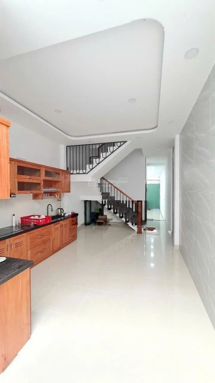 Bán nhà 5 tầng mới có thang máy mặt tiền đường Lê Thành Phương