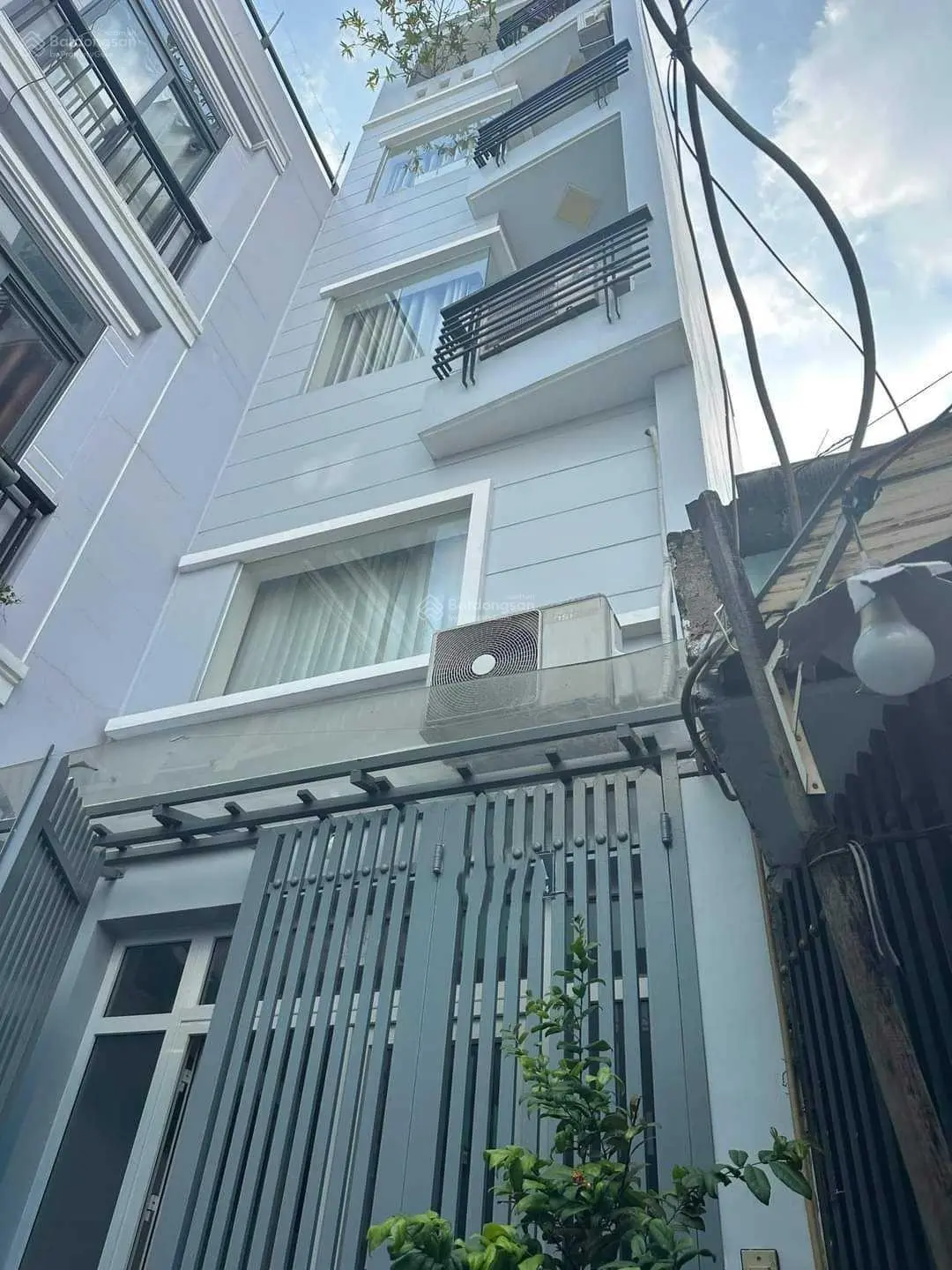BÁN NHÀ HẺM 100 TÔN ĐẢN 3 PHÒNG NGỦ NHÀ MỚI