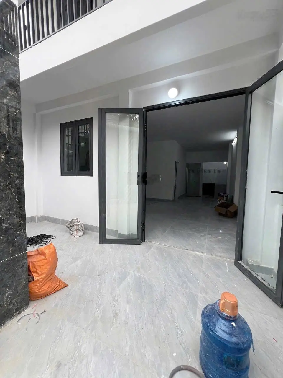 Bán nhà lầu trệt 2 PN, 2 wc gần trường tiểu học Lê Thị Trung TP Thuận An
