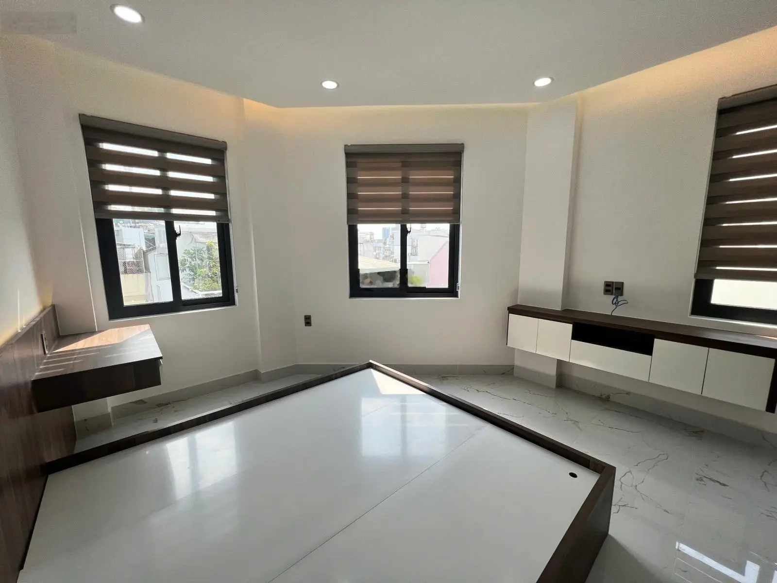 Cực phẩm nhà 6 tầng HXH (căn góc) Hồng Lạc, P10, TB, HCM, 4.3 x 13.6m - CN 47.8m2, giá 9.6 tỷ TL