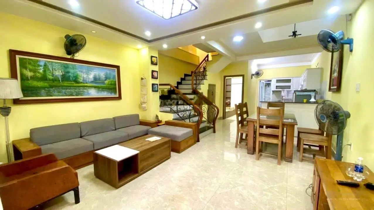 Nhà 3 tầng MT Thạch Lam - DT 95m2 - cách biển 100m