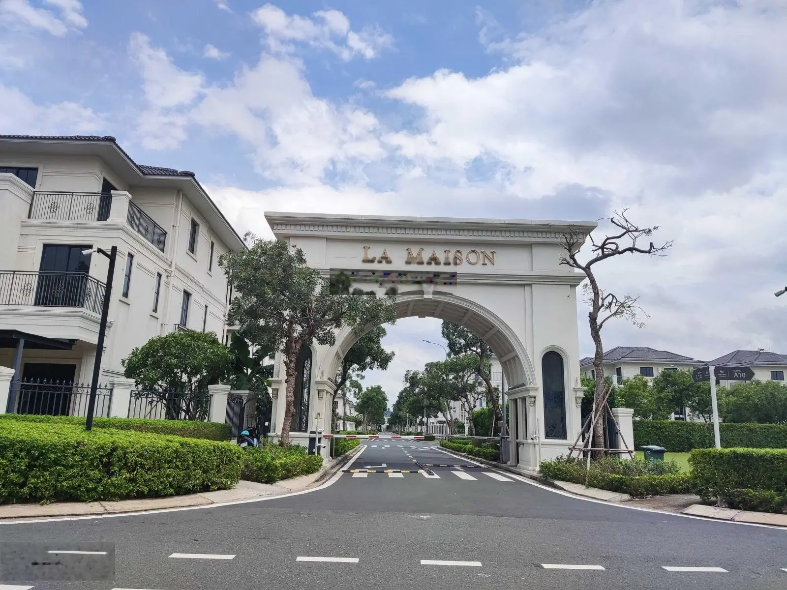 Bán nhanh dinh thự vị trí đẹp view sông từ 35 tỷ zone 4 full thuế phí. LH 0901 088 ***
