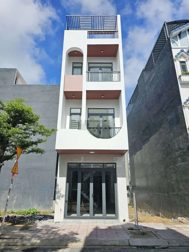 🔥3,75Tỷ TL✅️Nhà 3 tầng có phòng ngủ dưới, Bình Chuẩn Thuận An