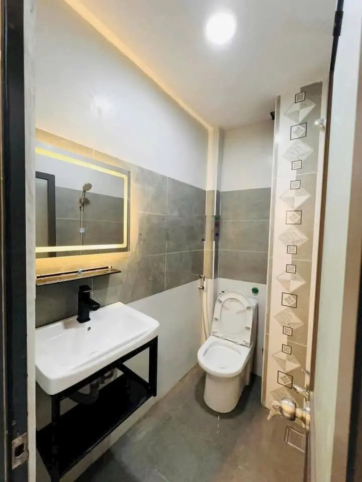 Chủ định cư nước ngoài cần bán nhà nguyễn thiện thuật quận 3 giá 3tỉ990 82,25m2 (4,7*17,5m).sổ sẵn