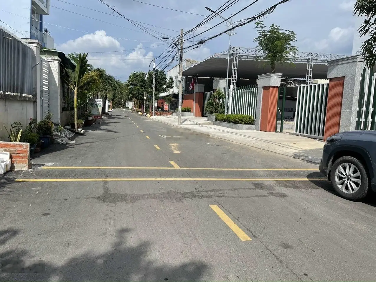Bán đất mặt tiền hẻm 301 vườn lài thông ra sông Sài Gòn 4.2mx29m