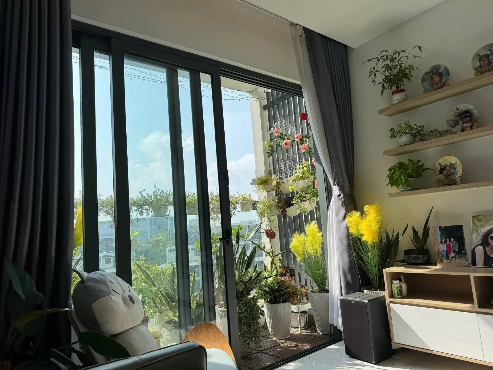 Bán căn 2PN 97,7m2 hướng Đông Nam, view CV trung tâm, Diamond Brilliant Celadon city Q. Tân Phú