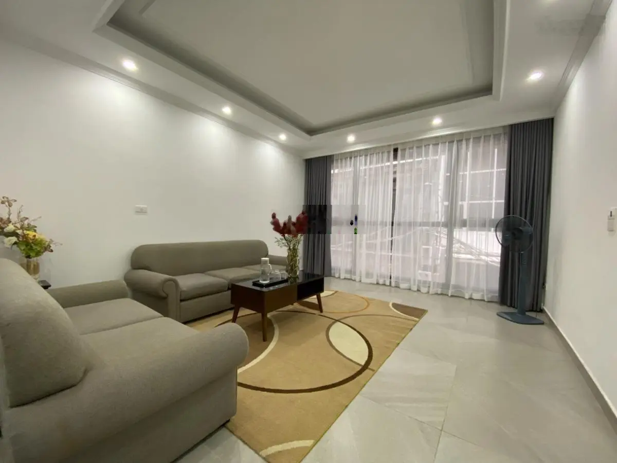 Bán Gấp nhà phân lô Hoàng Sâm cực víp 50m2 x 8 tầng mặt tiền 4,5m ô tô vào nhà