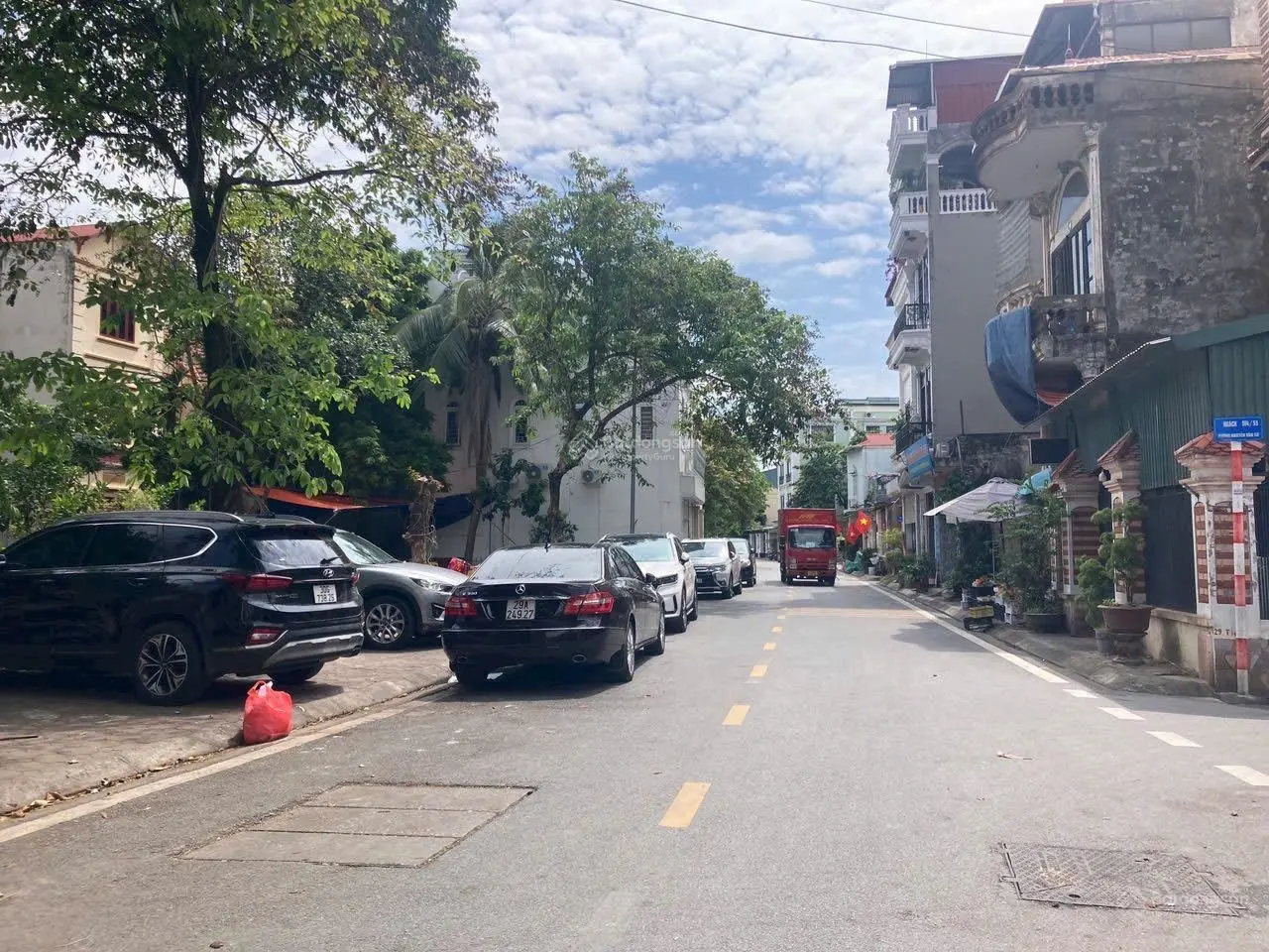 Bán nhà 5 tầng ngay trung tâm Gia Thụy 35m2 mặt tiền và hậu 5.4m Giá có 6.3 tỷ.