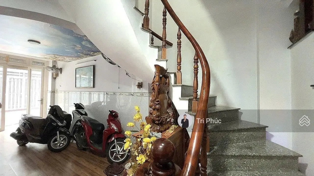 Gấp bán, nhà 40m2 4 Tầng, 4PN, hẻm xe hơi kế bên Phan Xích Long, Chỉ 7.xtỷ TL