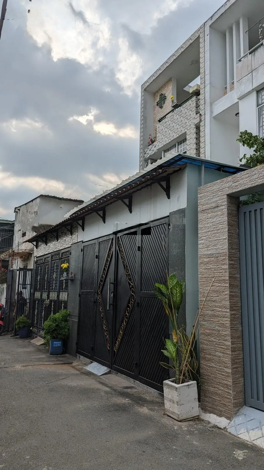 Nhà Đường số 18, Linh Chiểu Thủ Đức 2tầng có 10 phòng cho thuê thu nhập 40triệu/tháng DT: 7x36m