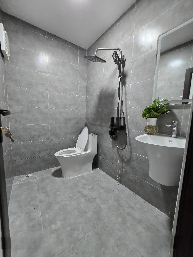 Bán nhà phố 8/3 - Ô tô cách 40m - Trước nhà thoáng - 50m2 - 4PN. Giá: 8,5 tỷ. LH: 0779 548 ***