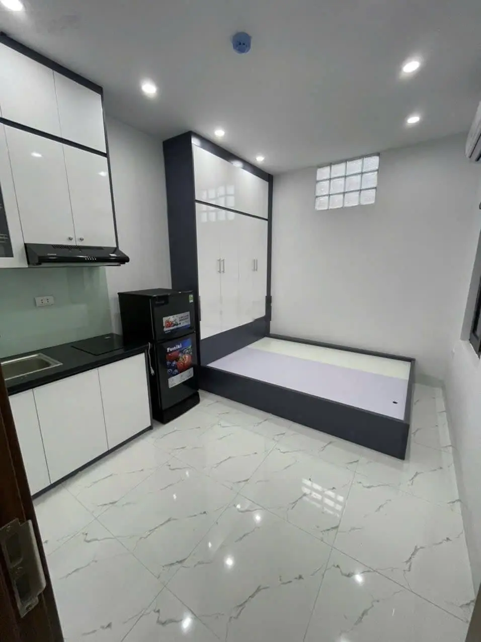 Bán toà chung cư mini tại Hoàng Mai 60m2x6 tầng giá 14,9tỷ 14 phòng, đường oto, full đồ, thang máy
