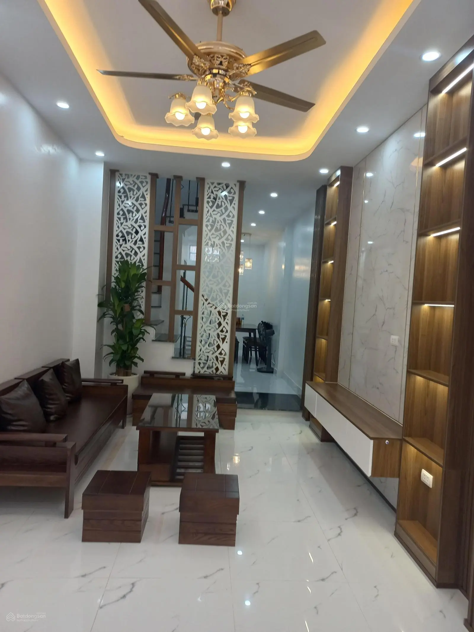 Tôi chính chủ cần bán nhà 59 ngõ 580 trường chinh, đđ, ô tô đỗ cửa, kinh doanh, 40m ra phố