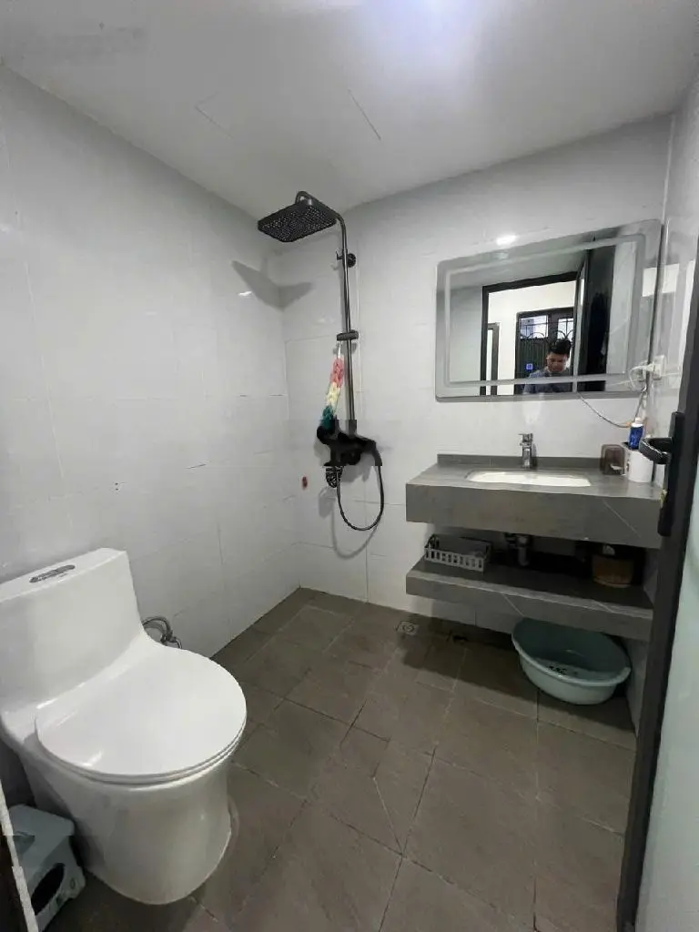 Bán nhà Thanh Bình 5 tầng đẹp ngõ thông ,gần đường oto tránh ,trung tâm Mỗ Lao gần làng Việt Kiều
