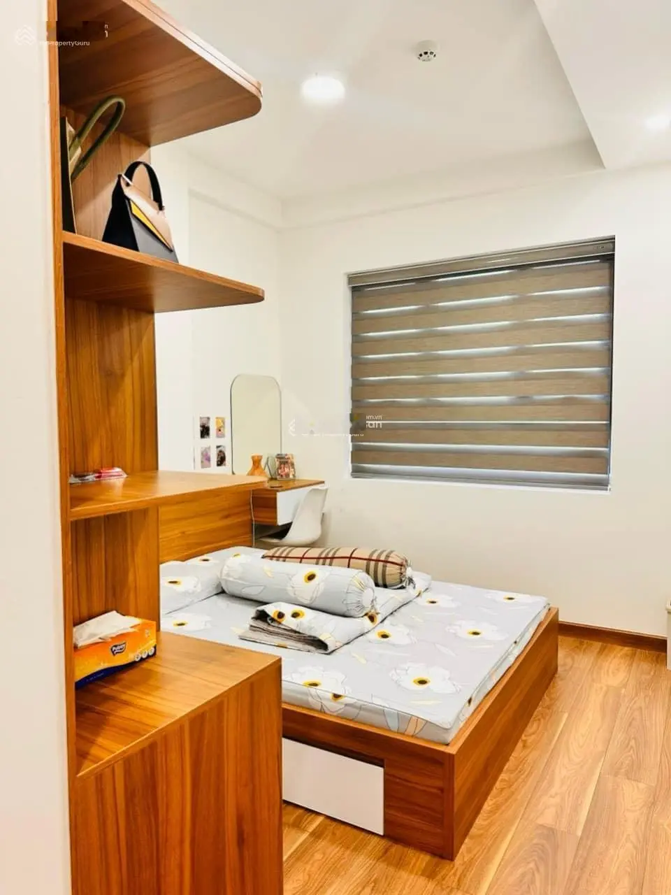 Chính chủ cần bán chung cư rivera park, dt 75m2, 2pn, 2wc, giá 4 tỉ. Lh mình 0931 177 *** * Ngọc